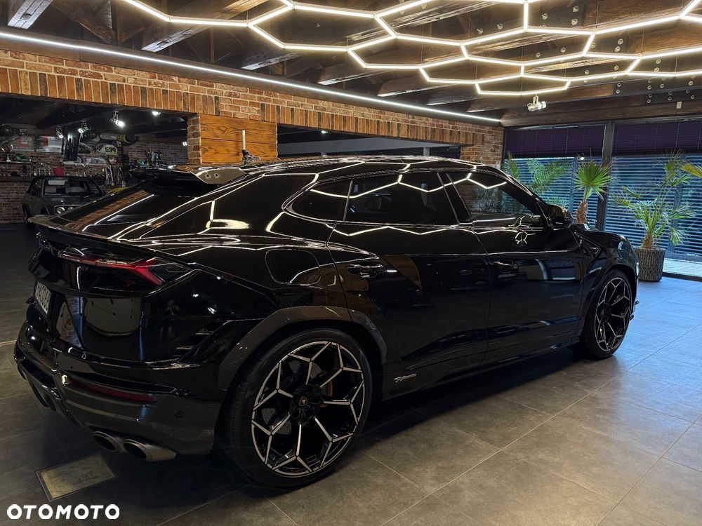 Lamborghini Urus - 5