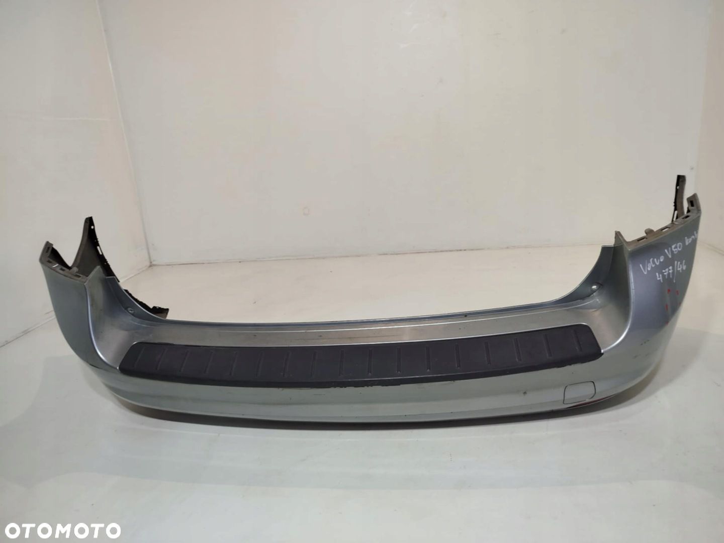 ZDERZAK TYLNY TYŁ VOLVOV V50 II 477/46 KOMBI - 1