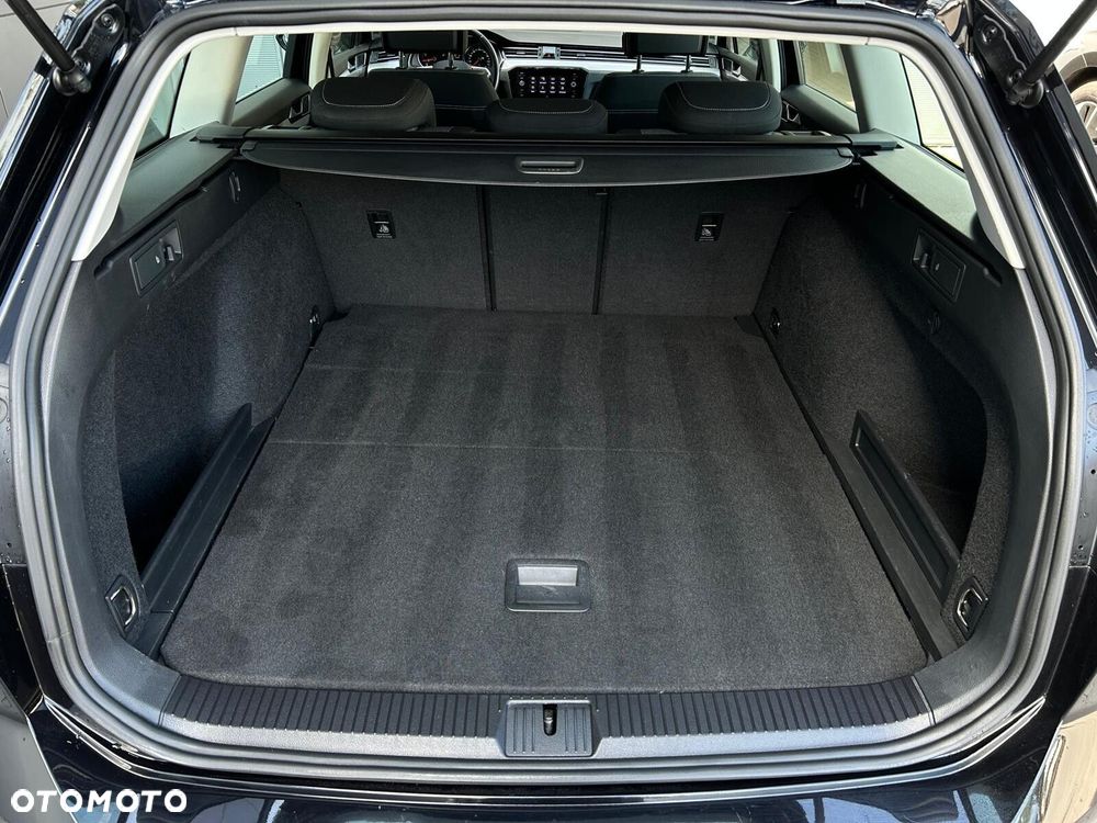 Volkswagen Passat Variant 1.5 TSI EVO Business DSG - 11