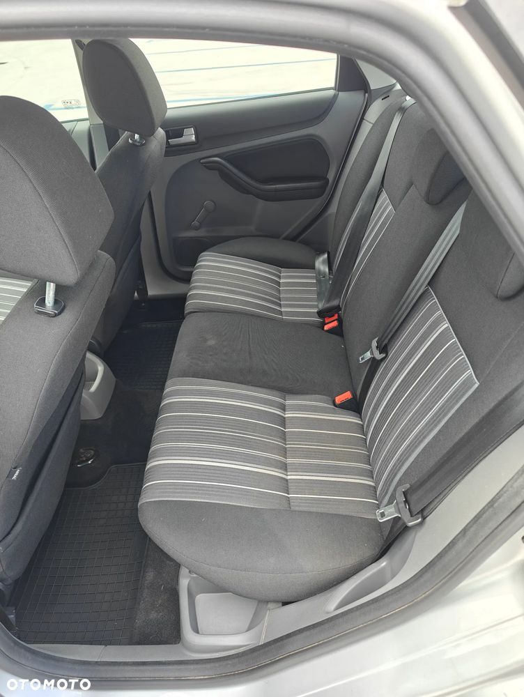 Ford Focus 1.6 Trend - 15