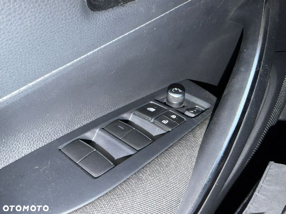 Toyota Corolla 1.8 Hybrid Executive - 22
