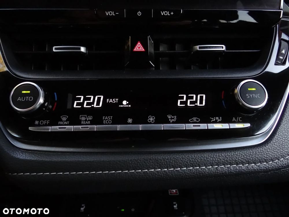 Toyota Corolla 2.0 Hybrid Executive - 34