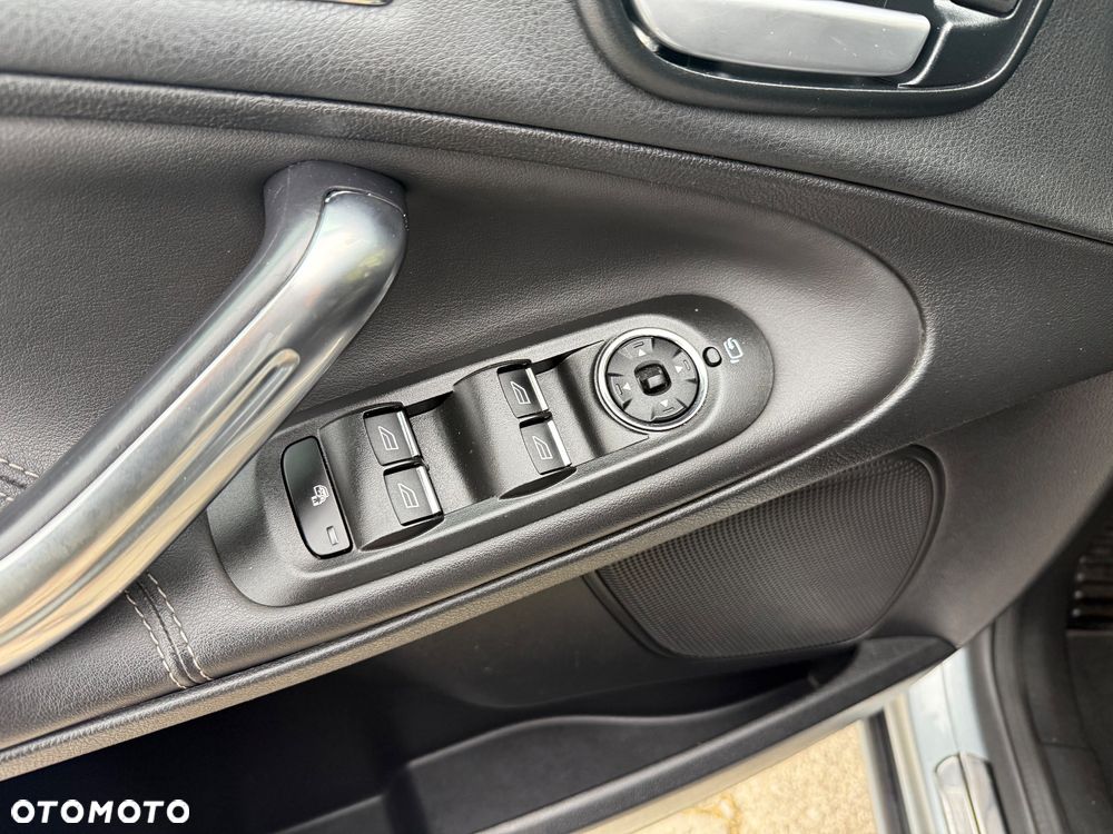 Ford S-Max - 32