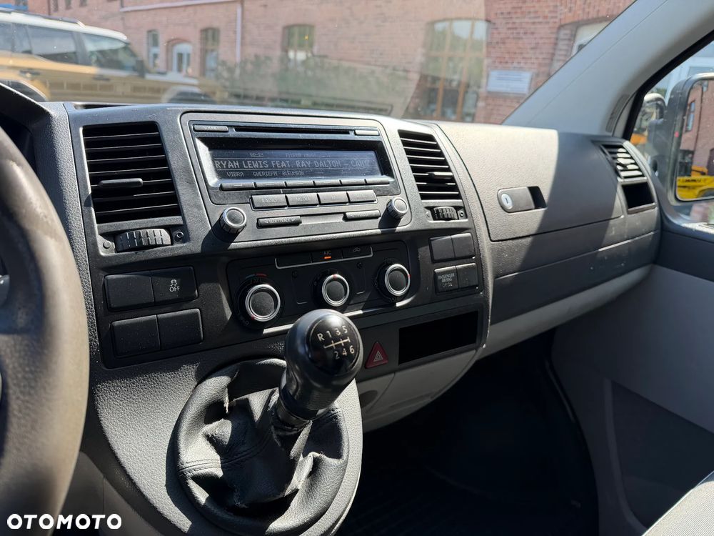 Volkswagen T5 - 22