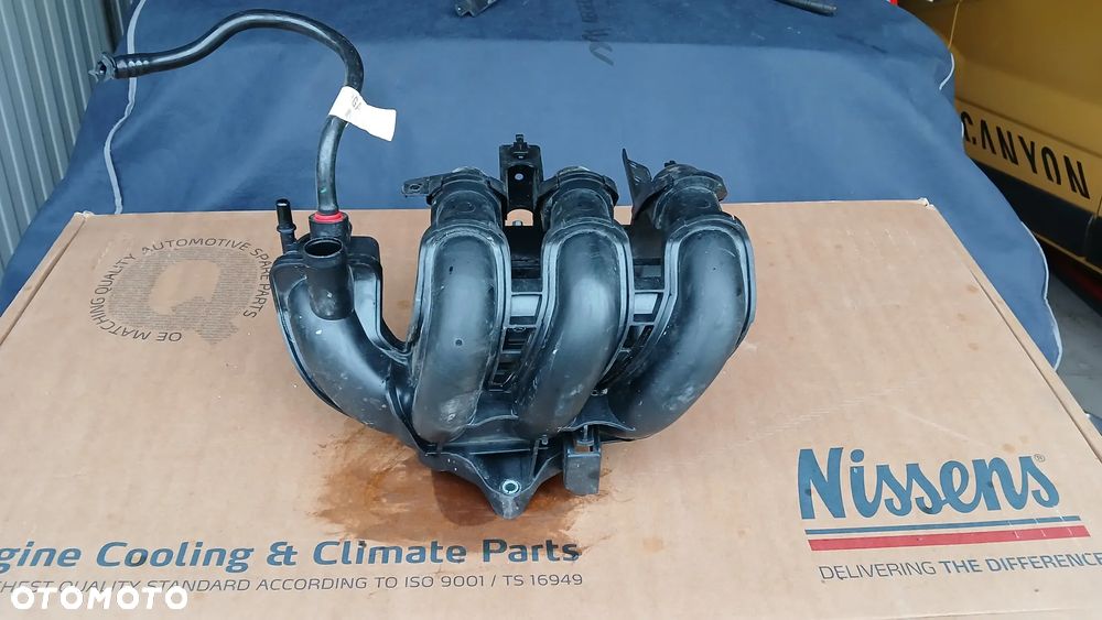kolektor ssący 1.1 12v  Ford Fiesta MK8 - 4