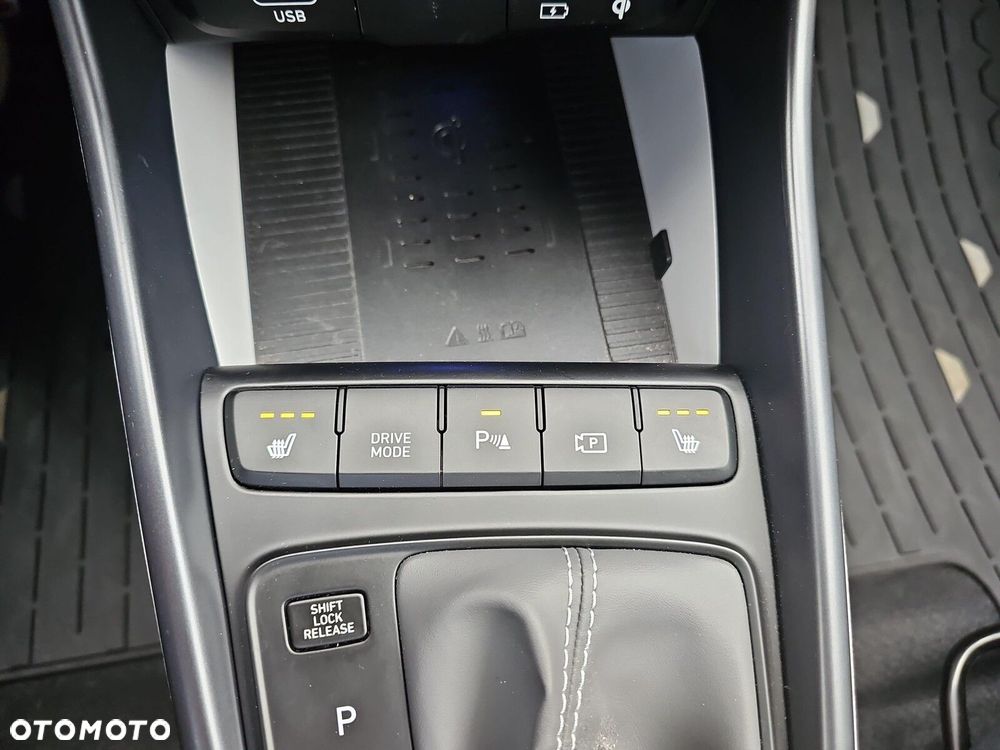 Hyundai Bayon 1.0 T-GDI Executive DCT - 23