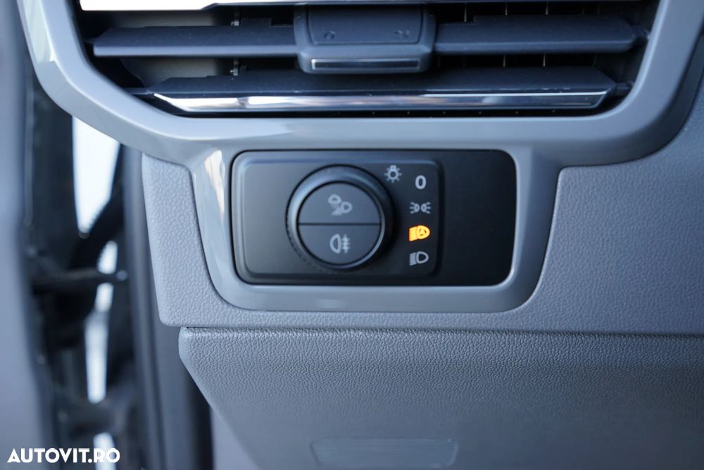 Volkswagen Caravelle - 12