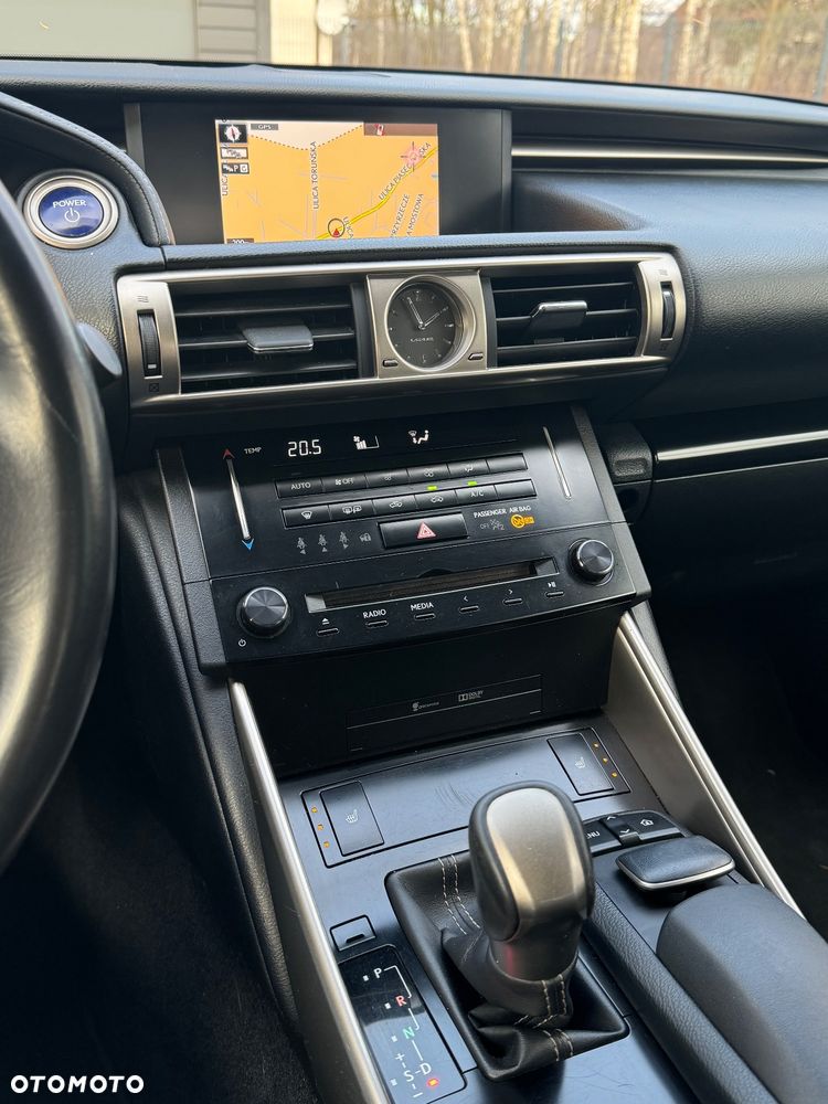 Lexus IS 300h Comfort - 7
