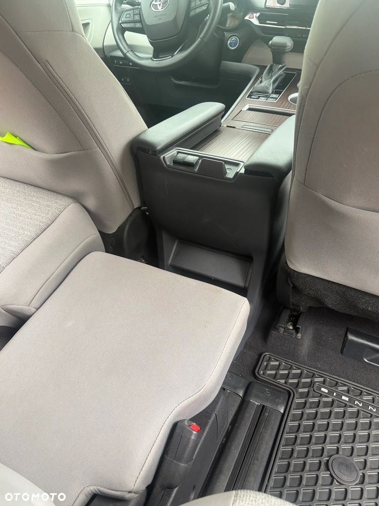 Toyota Sienna - 37