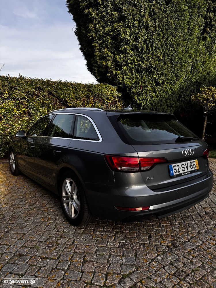 Audi A4 Avant 2.0 TDI Advance S tronic - 32