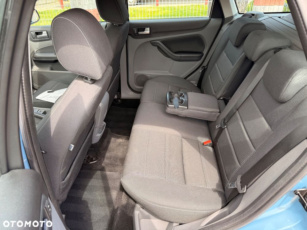 Ford Focus 1.6 Ti-VCT Titanium - 22