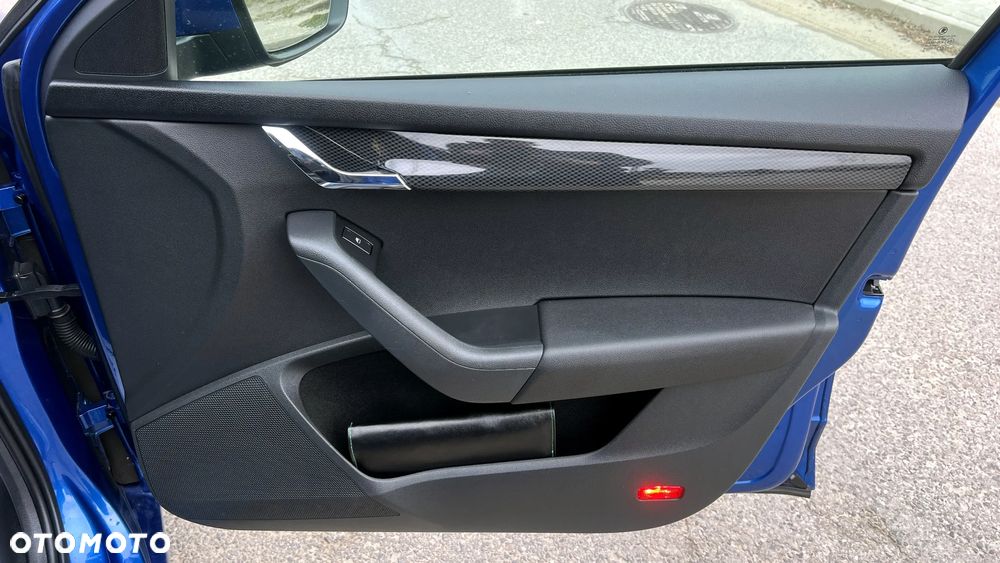 Skoda Octavia 2.0 TDI DSG RS - 27