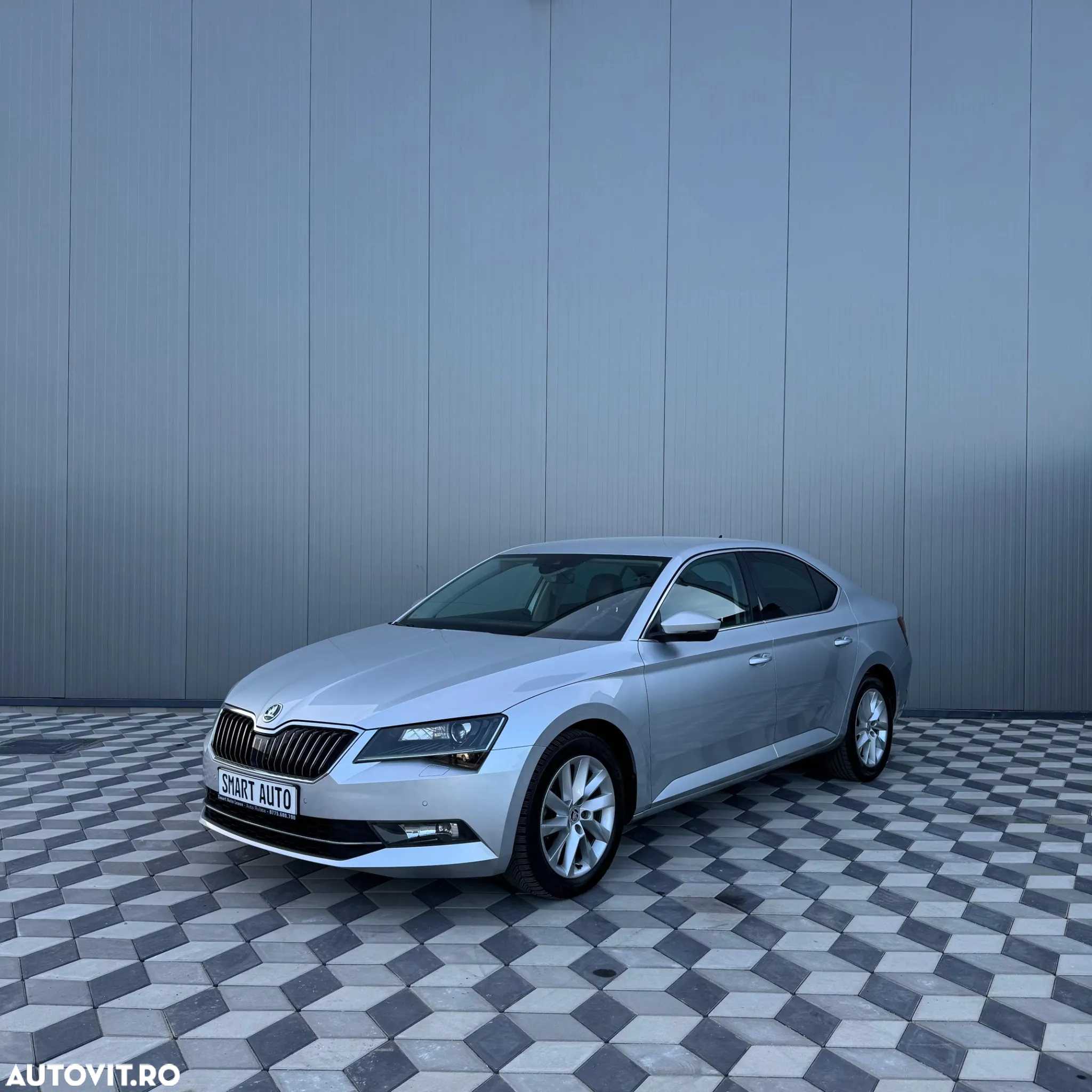 Skoda Superb 2.0 TDI DSG L&K - 25