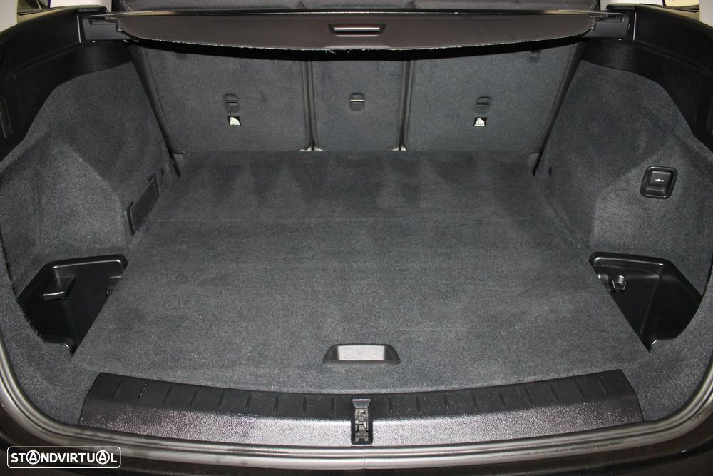 BMW 216 Gran Tourer d Auto - 30