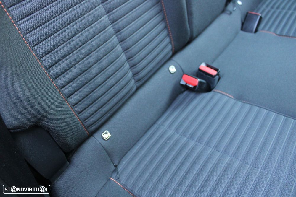 Peugeot 208 1.2 PureTech Active Pack - 32