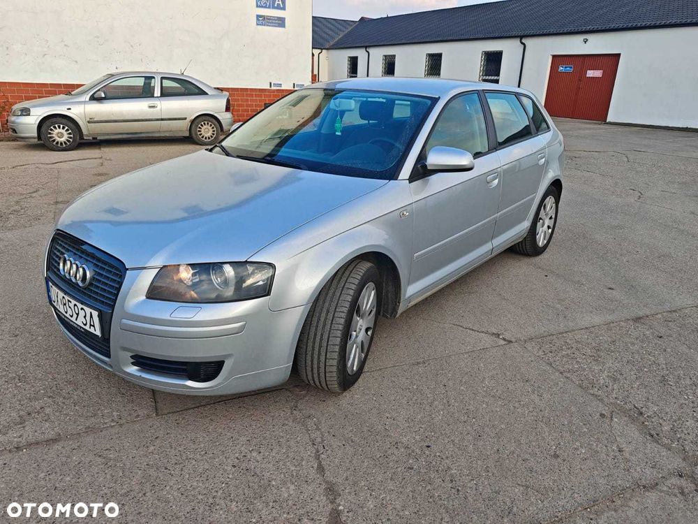 Audi A3 Sportback - 1