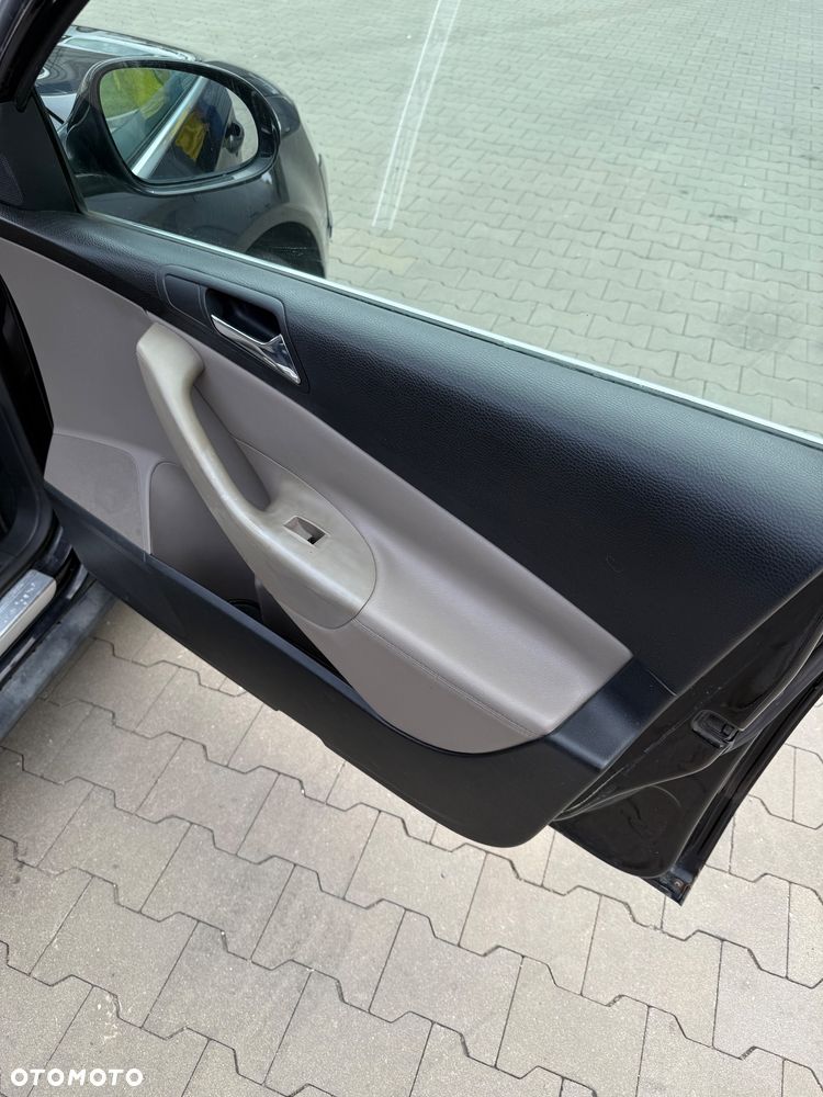 Volkswagen Passat 2.0 TDI Highline - 21