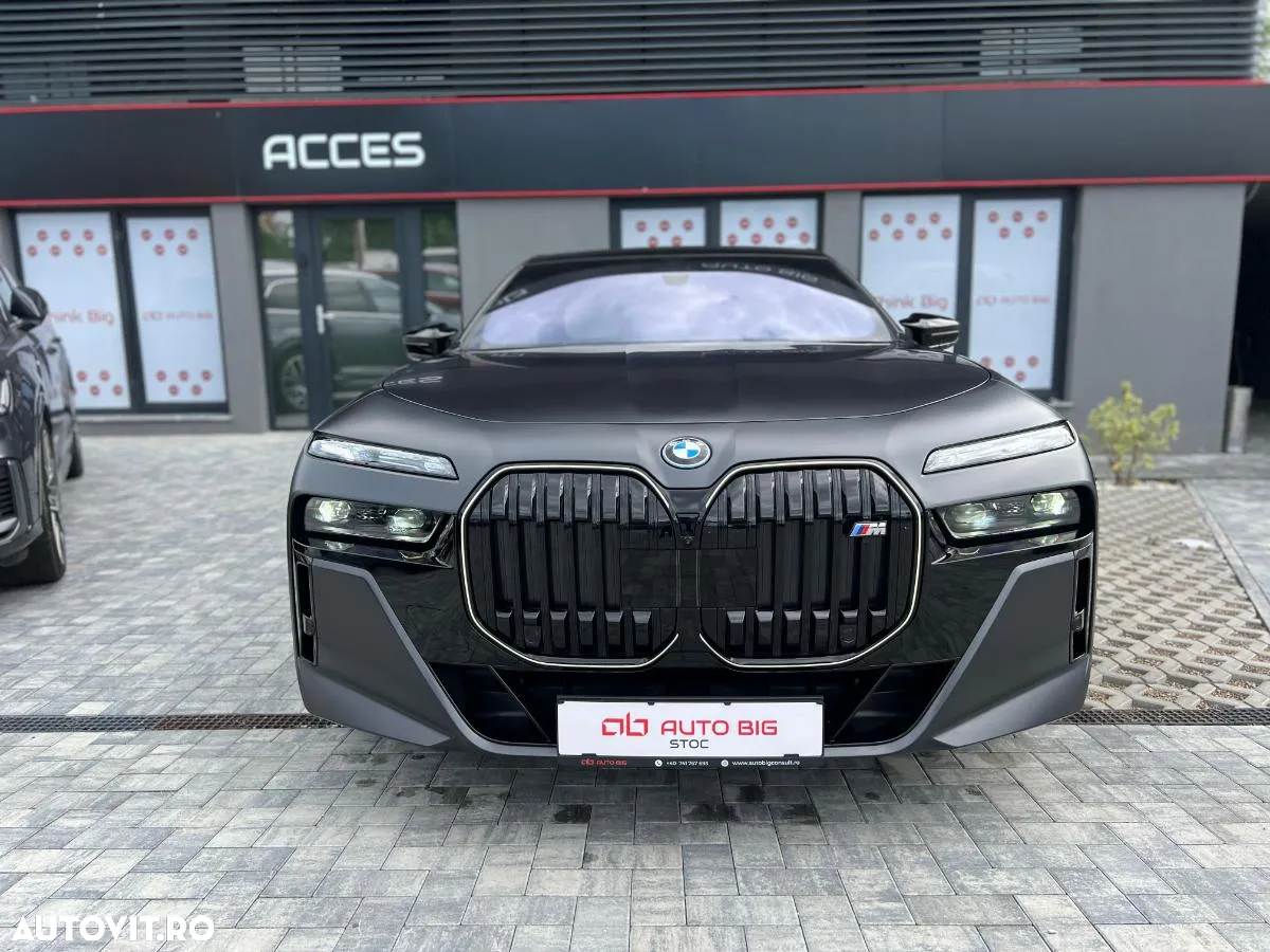 BMW M7 M760e xDrive - 8