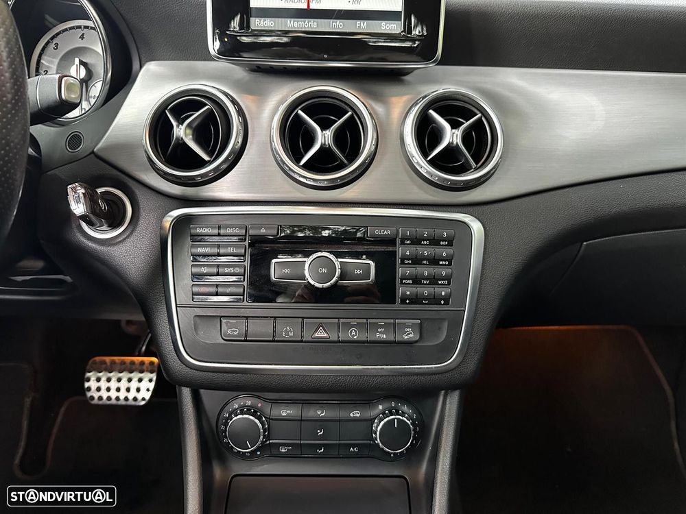 Mercedes-Benz GLA 200 (CDI) d 4Matic 7G-DCT AMG Line - 22