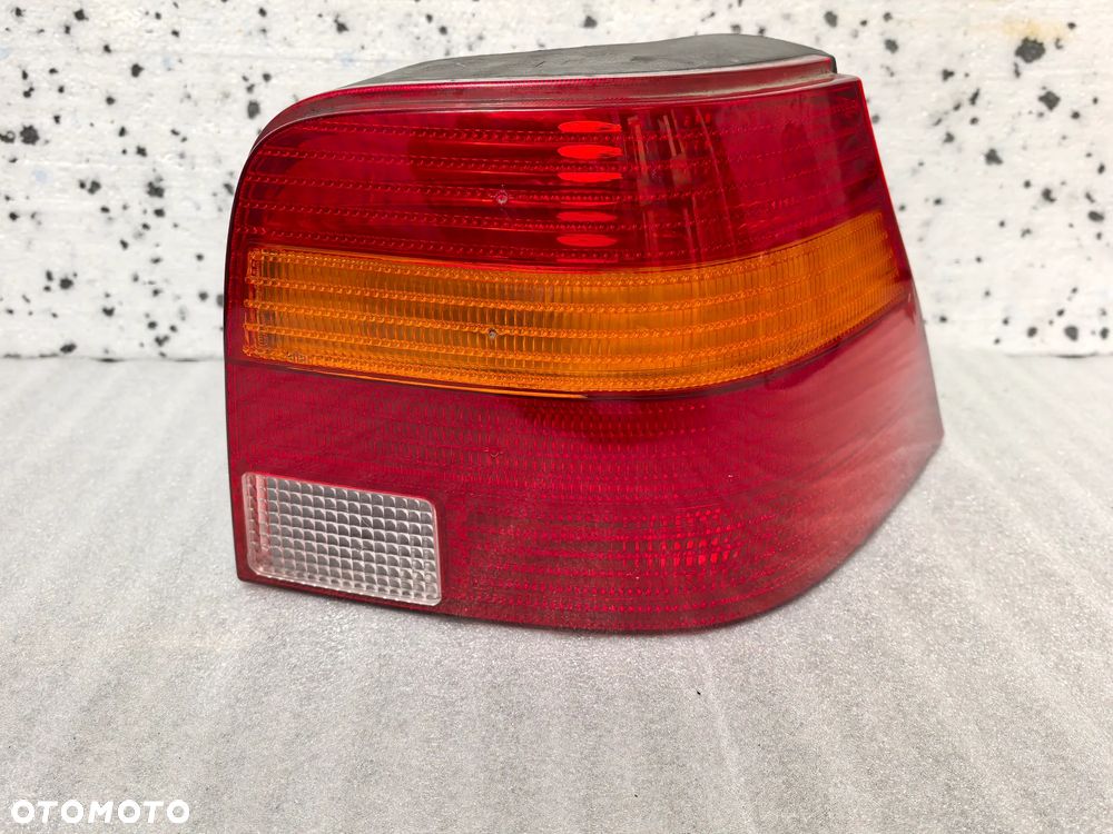 VW Golf IV Lampa prawy tył tylna prawa