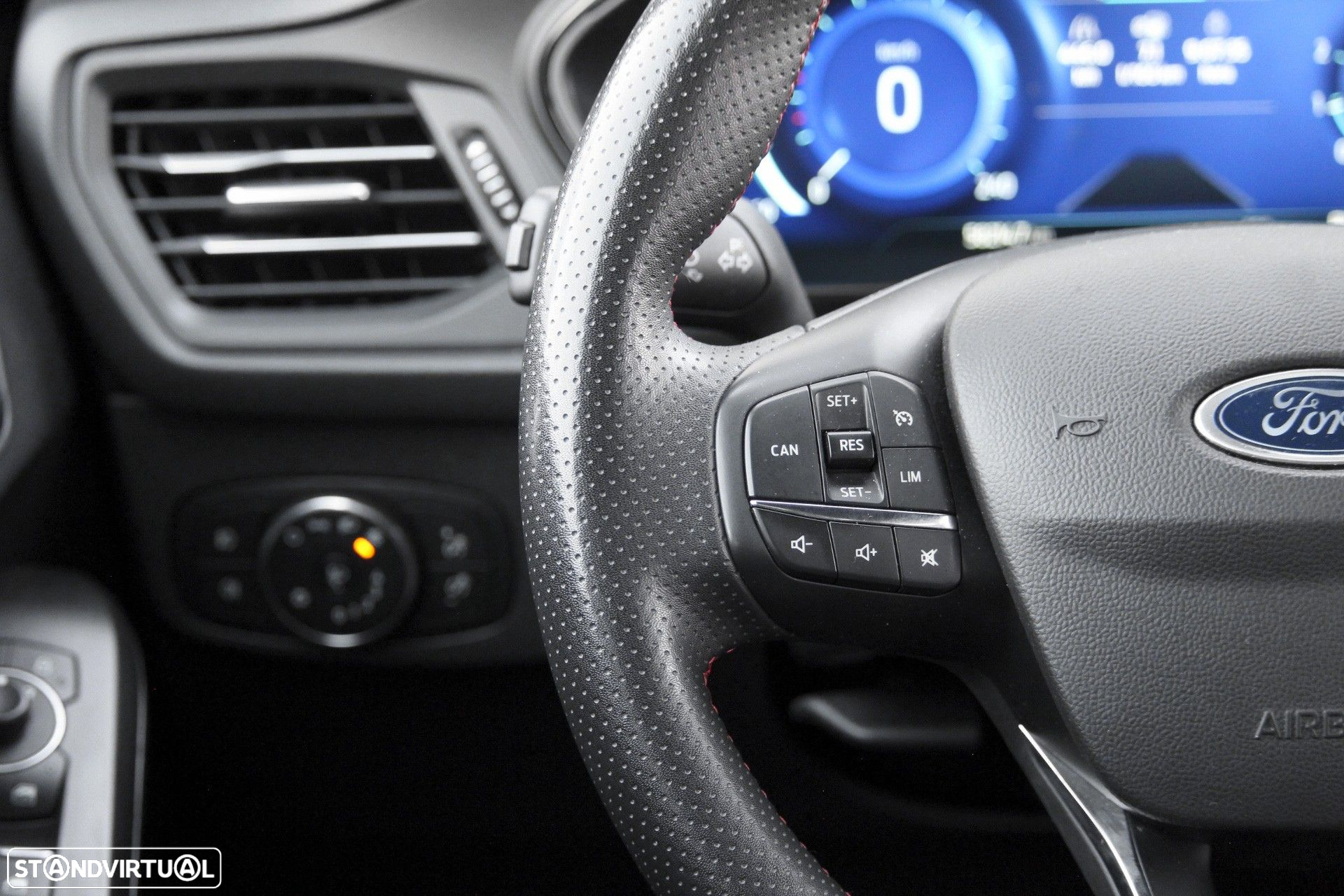 Ford Focus SW 1.0 EcoBoost MHEV ST-Line X - 23