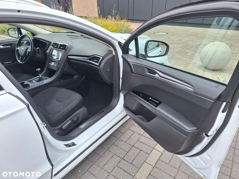Ford Mondeo 2.0 EcoBlue Titanium - 22