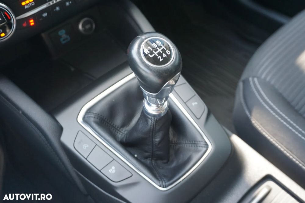 Ford Kuga - 13