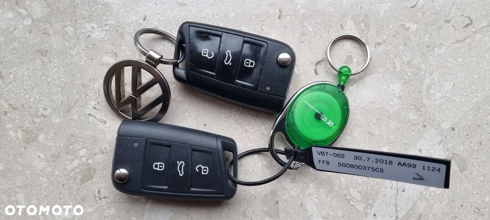 Volkswagen Golf - 19