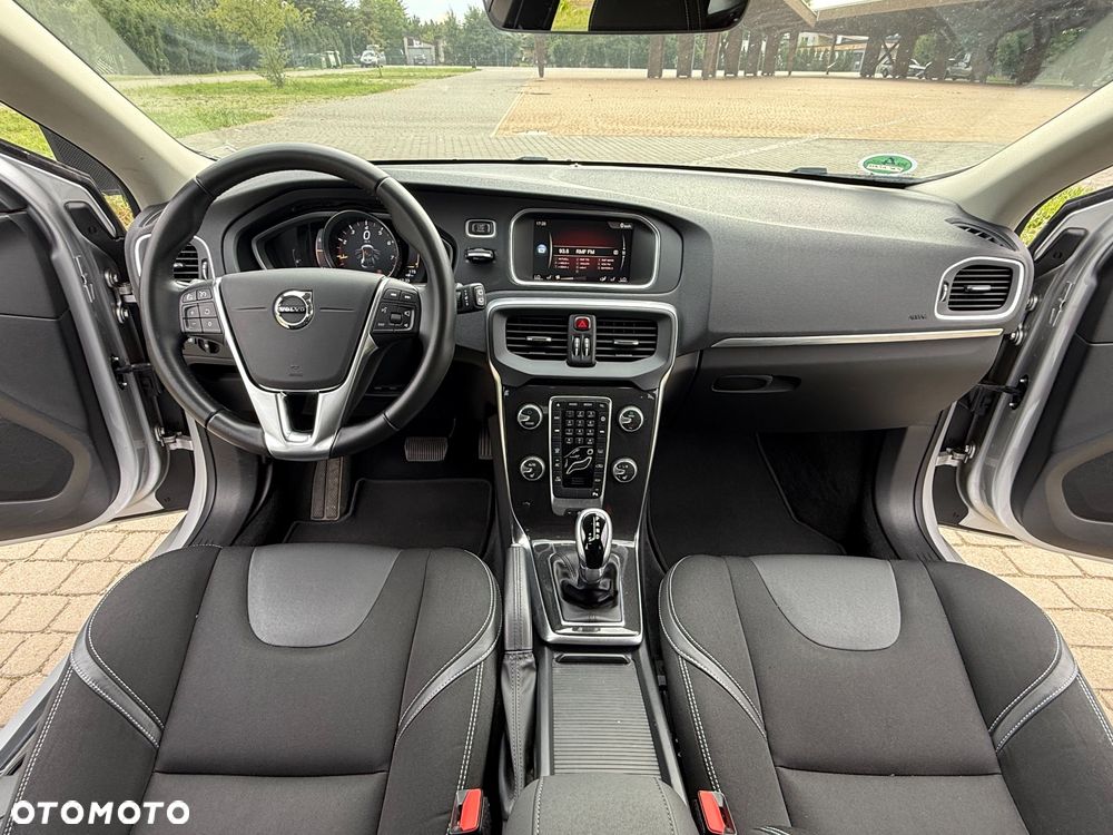 Volvo V40 T2 Drive-E Momentum - 11
