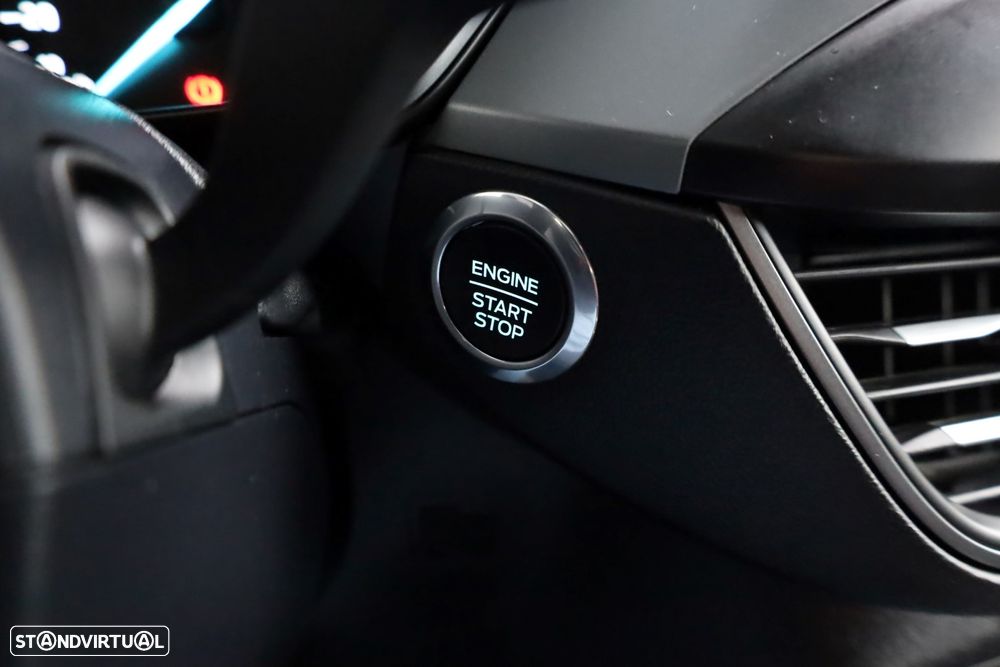 Ford Focus 1.0 EcoBoost MHEV ST-Line - 44
