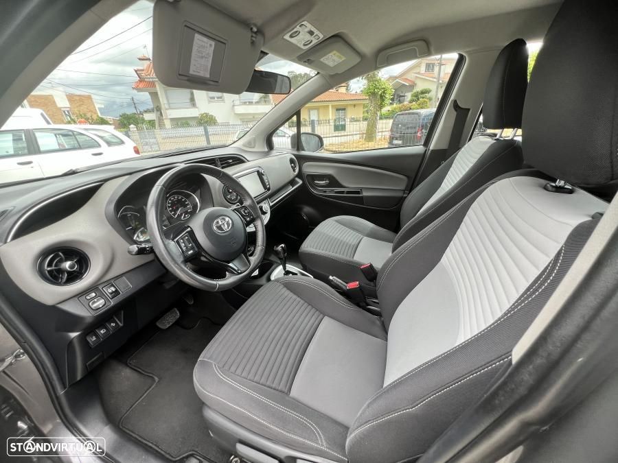 Toyota Yaris 1.5 HSD Exclusive - 17
