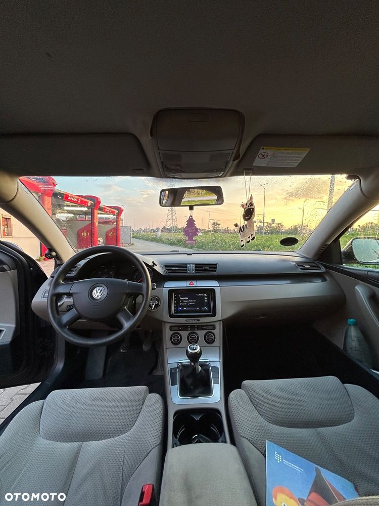 Volkswagen Passat 1.9 TDI Comfortline - 11