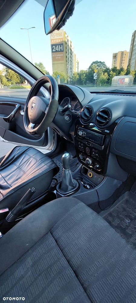 Dacia Duster 1.6 Laureate - 6
