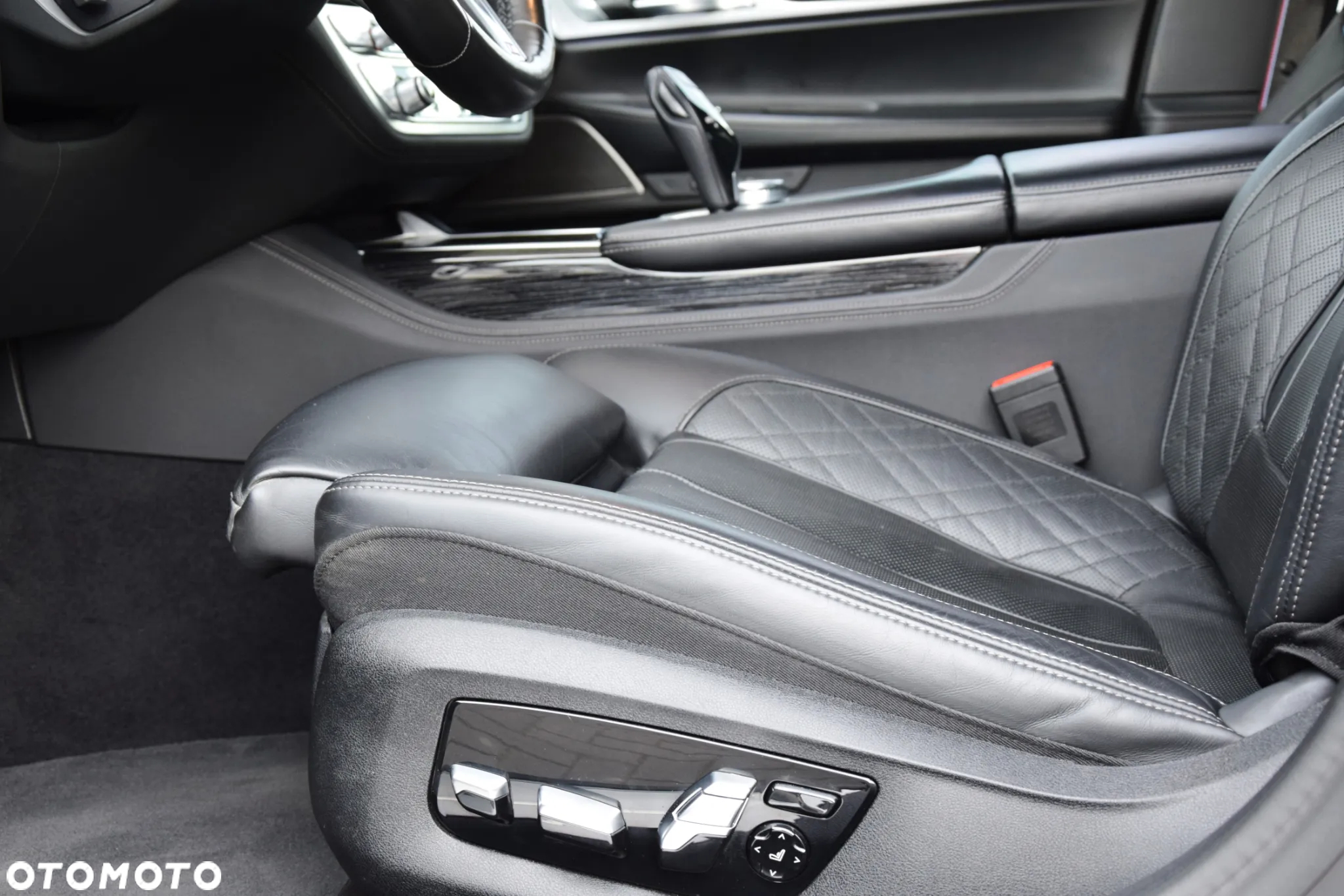 BMW Seria 7 - 23