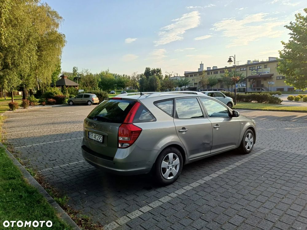 Kia Ceed 1.6 Crdi Comfort + - 3