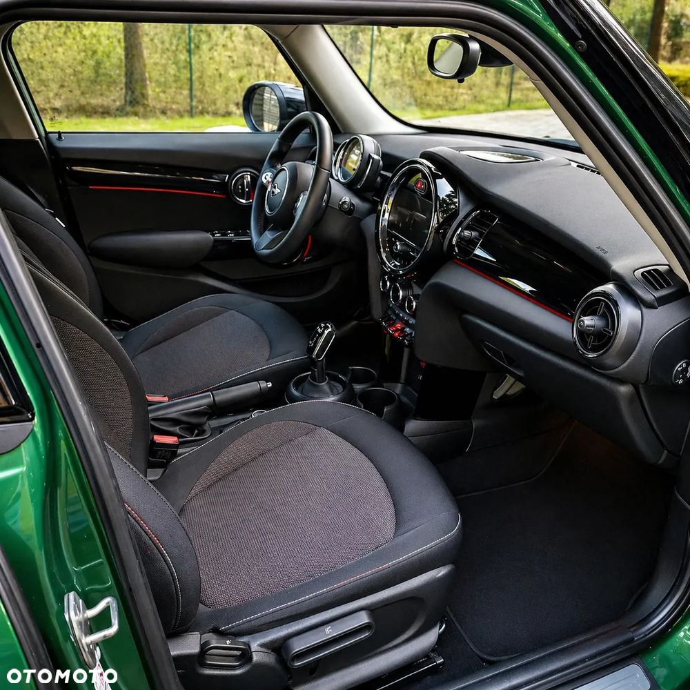 MINI Cooper Standard - 11