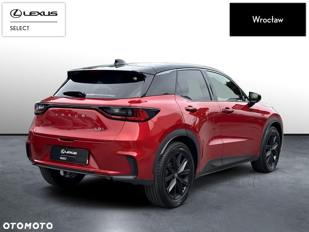 Lexus LBX - 6
