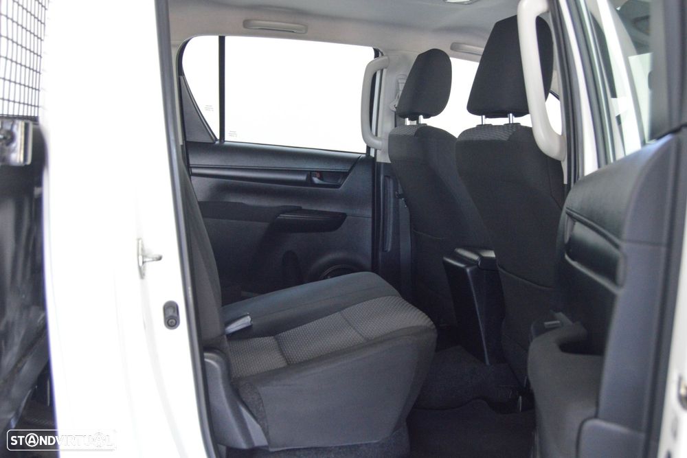 Toyota Hilux 2.4 D-4D 4WD CD CM - 50