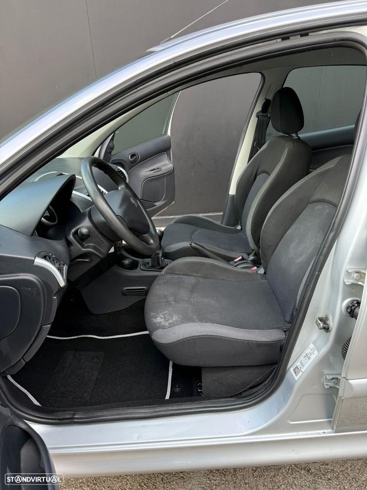 Peugeot 206+ 1.1 Trendy - 11