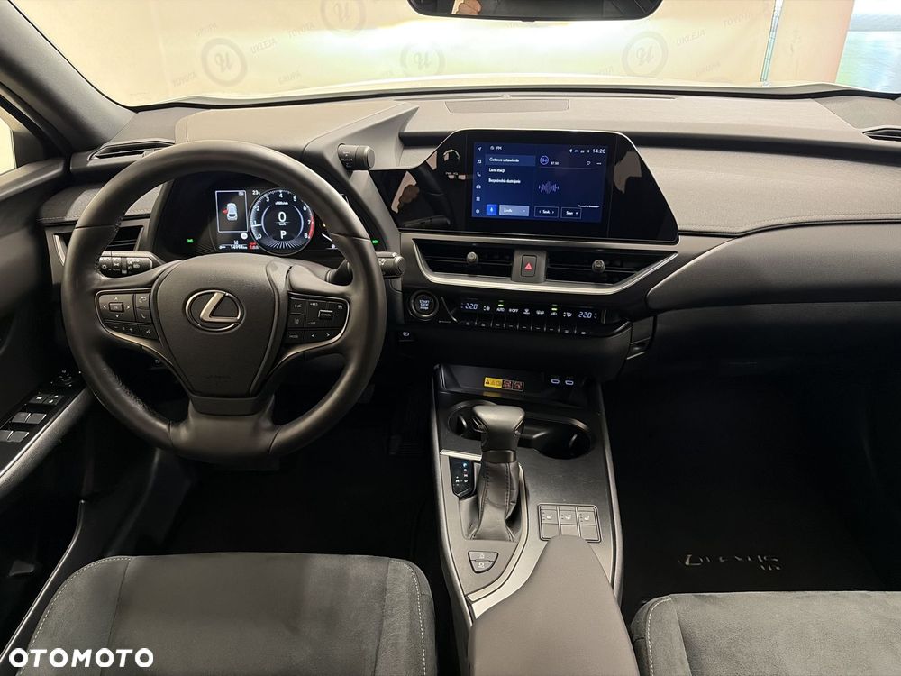 Lexus UX - 3
