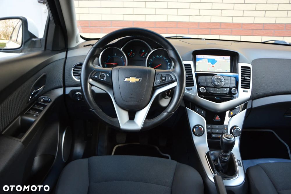 Chevrolet Cruze - 32