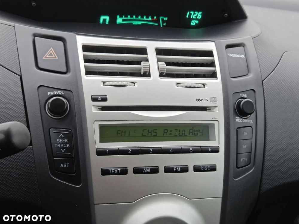 Toyota Yaris 1.3 Terra - 14