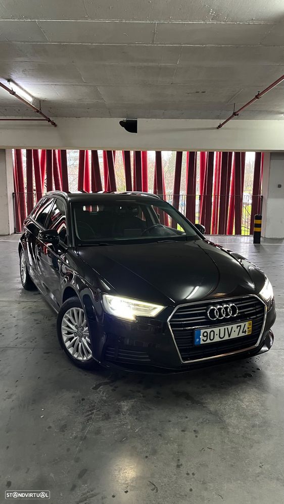 Audi A3 Sportback 2.0 TDI Design - 1
