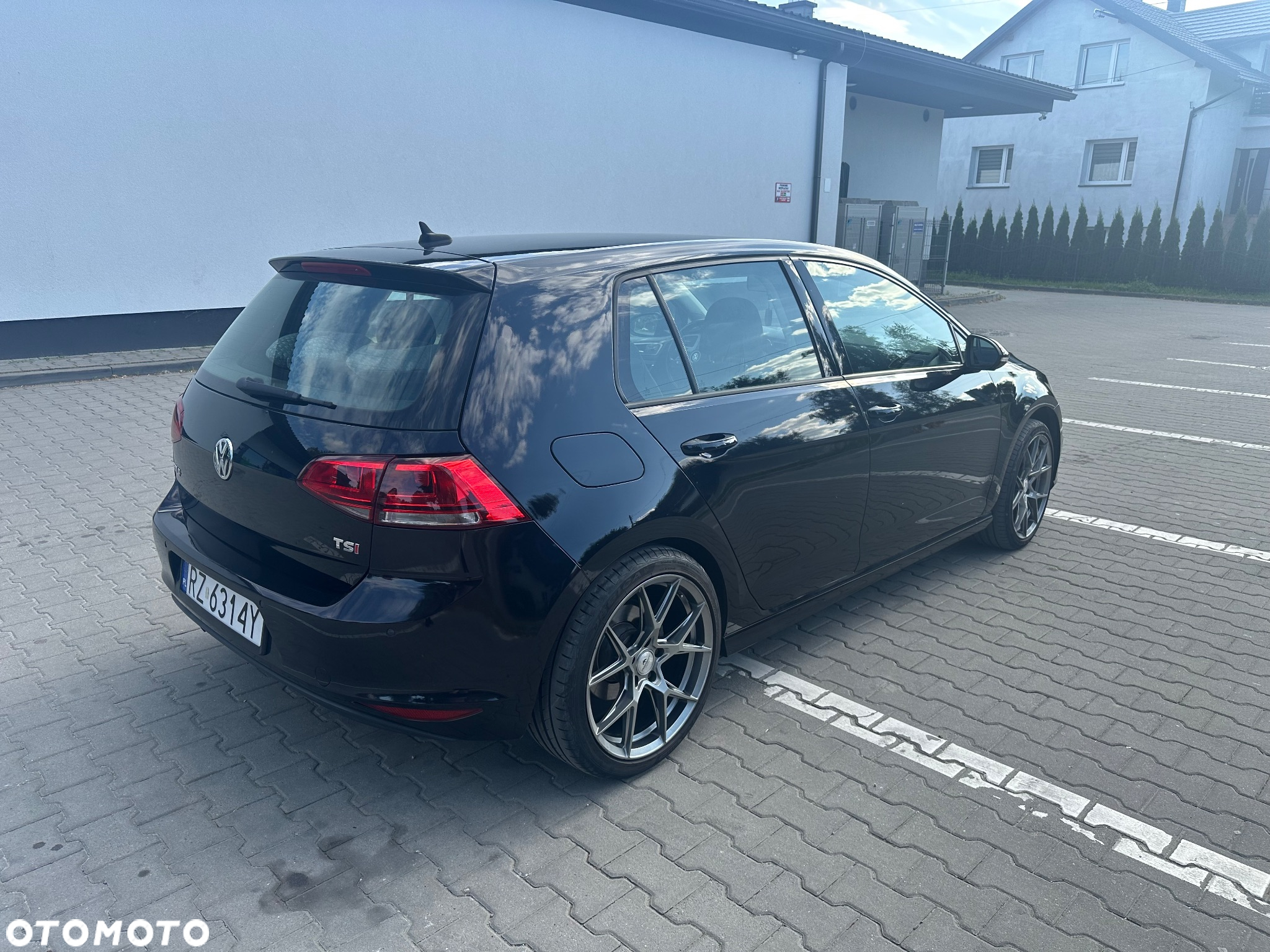 Volkswagen Golf - 6