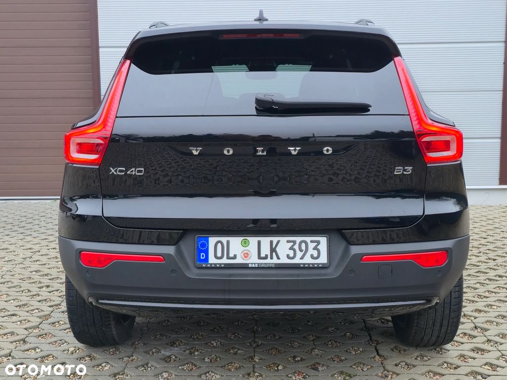 Volvo XC 40 B3 B DKG Plus Black Edition - 16