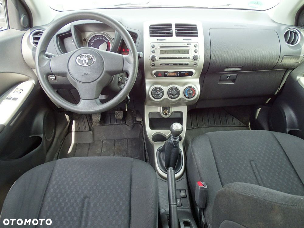 Toyota Urban Cruiser - 7