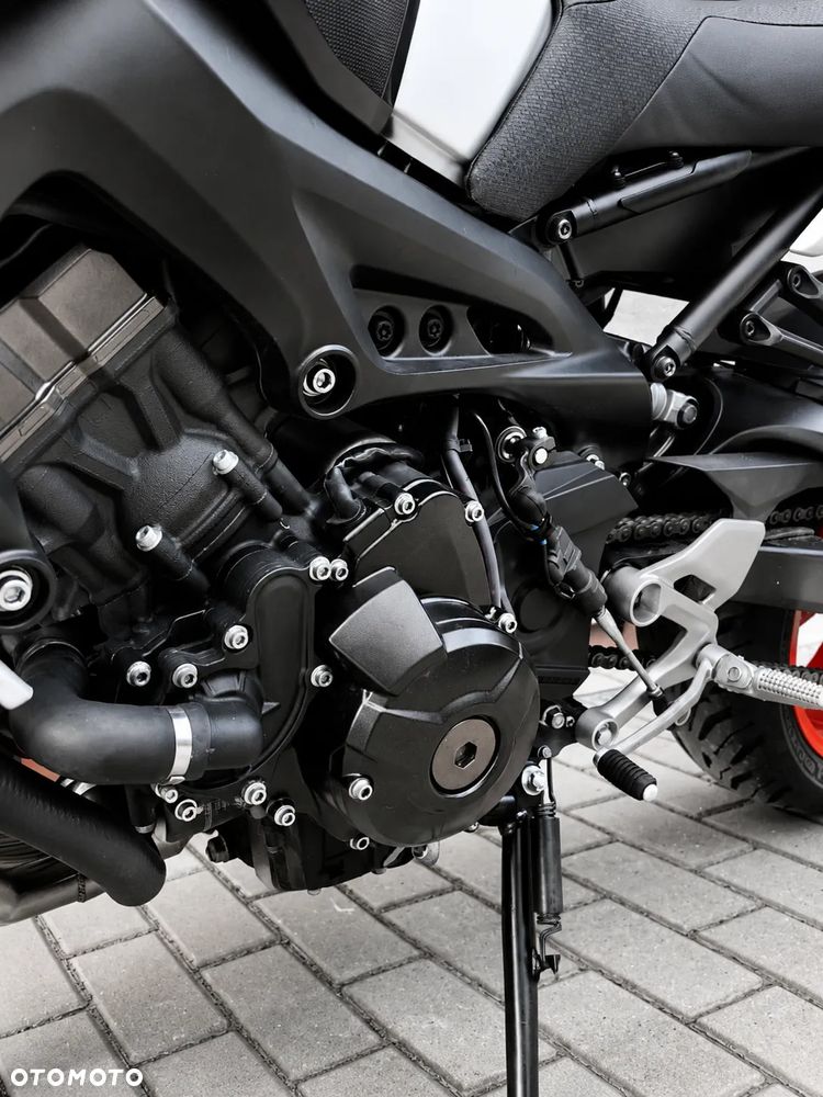 Yamaha MT - 8