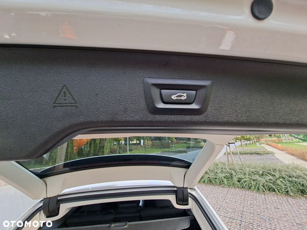 BMW Seria 5 520d Sport Line - 30