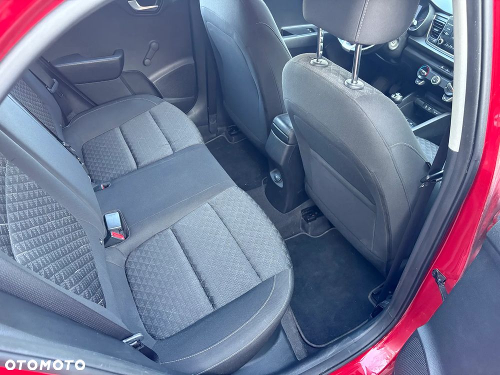 Kia Rio - 16