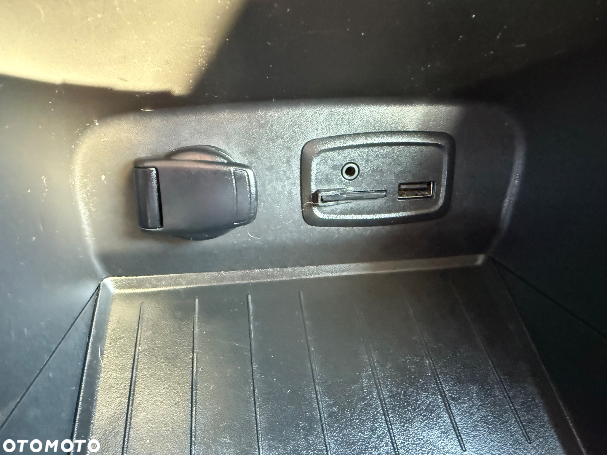 Renault Captur (ENERGY) TCe 90 BOSE EDITION - 15